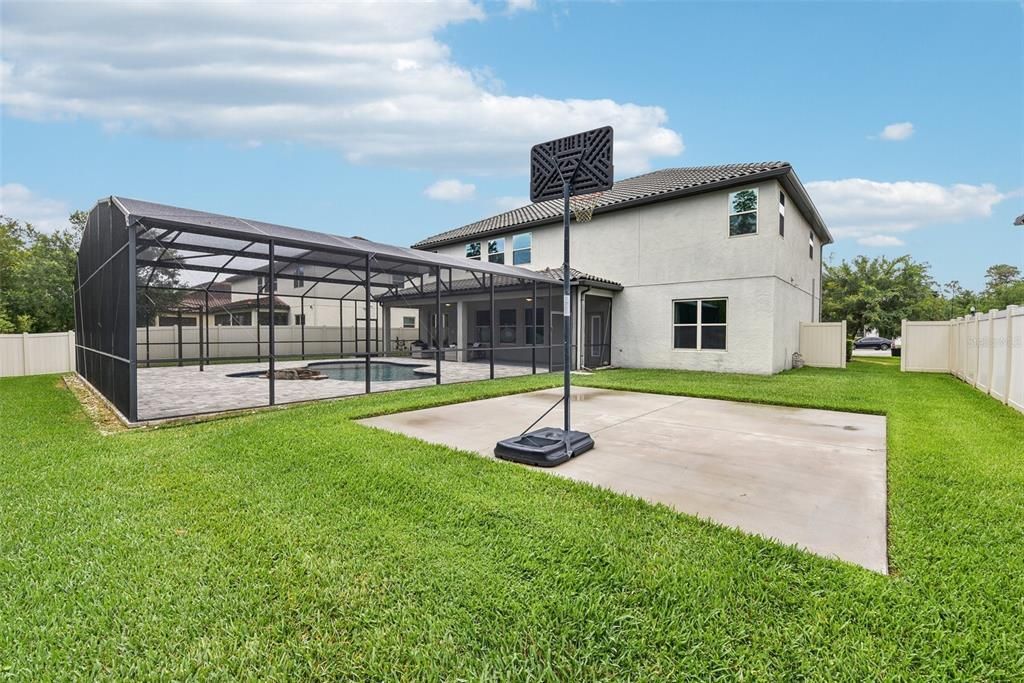 LARGE, SPACIOUS FENCED IN YARD WITH NO REAR NEIGHBORS