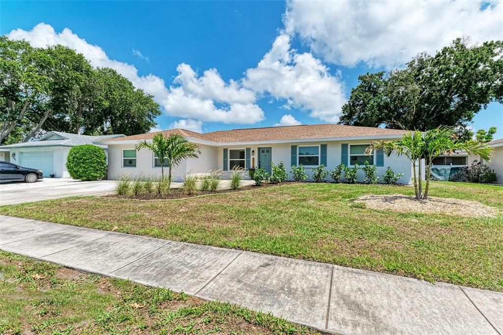 Active With Contract: $655,000 (4 beds, 2 baths, 1922 Square Feet)