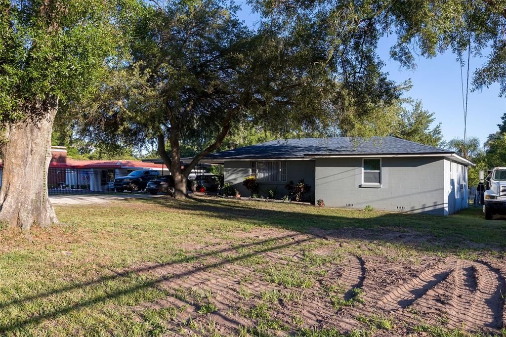 Active With Contract: $450,000 (3 beds, 2 baths, 1652 Square Feet)