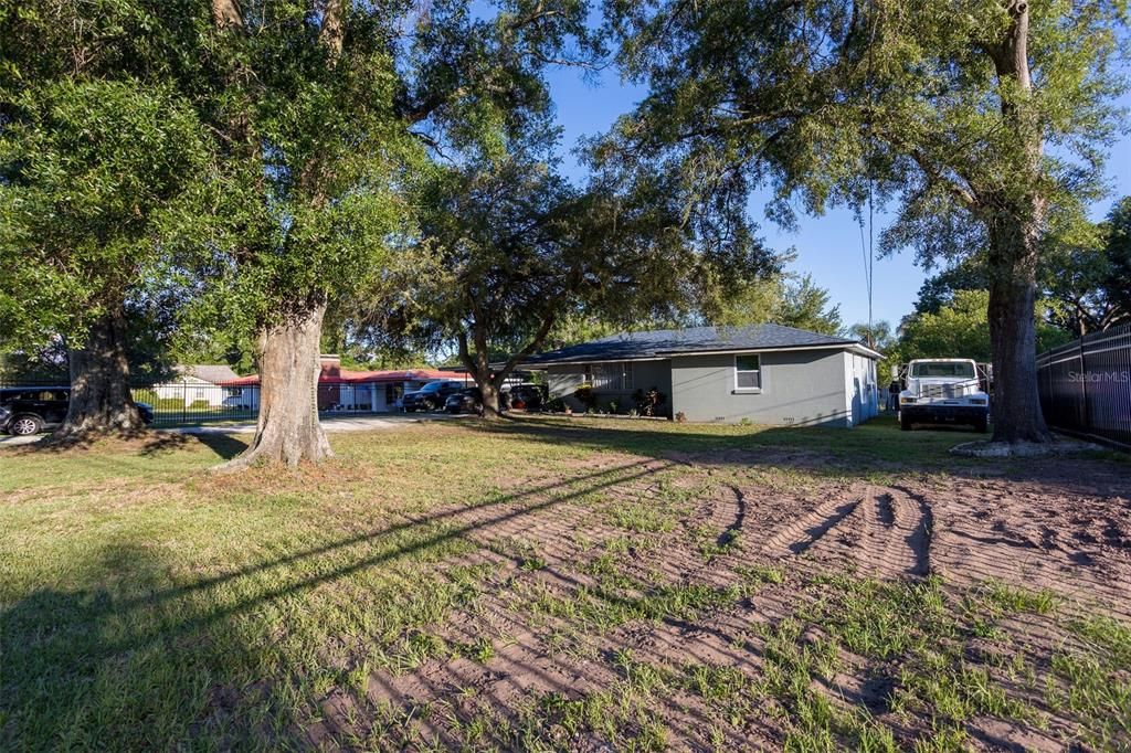 Active With Contract: $450,000 (3 beds, 2 baths, 1652 Square Feet)