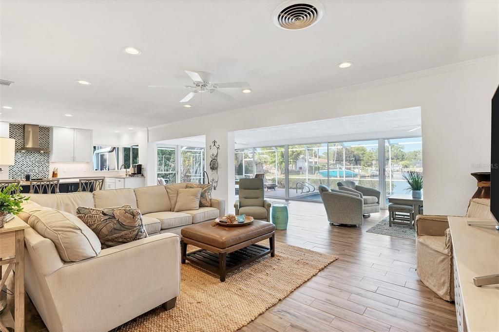 Active With Contract: $1,895,000 (3 beds, 3 baths, 2223 Square Feet)