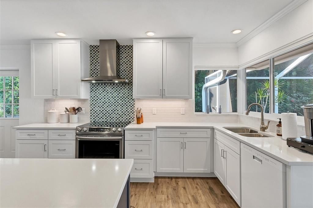 Active With Contract: $1,895,000 (3 beds, 3 baths, 2223 Square Feet)