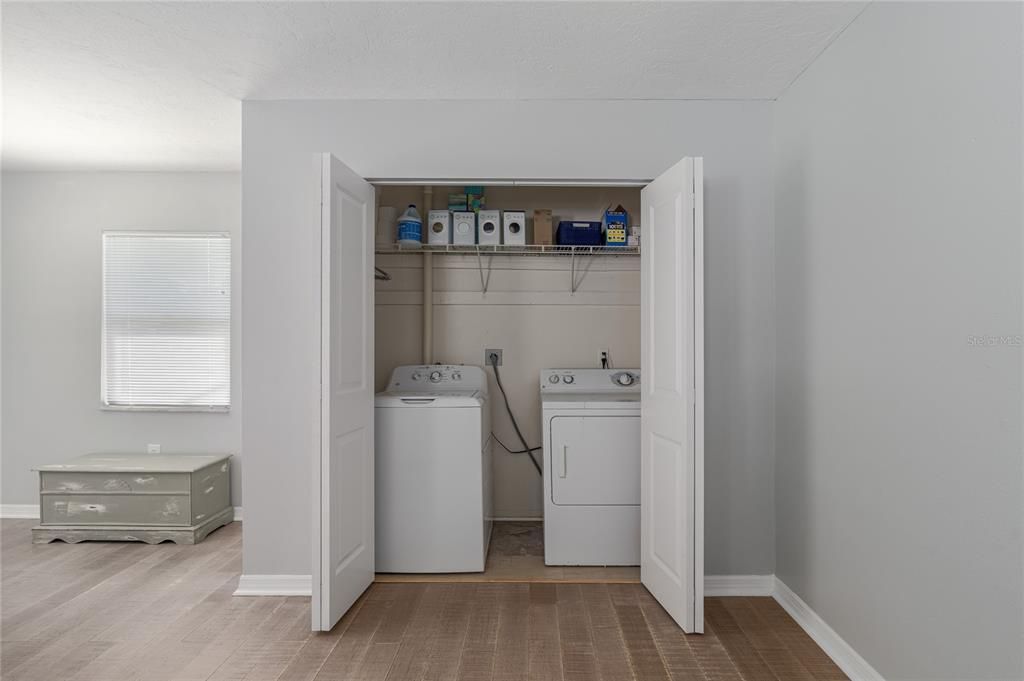 LAUNDRY CLOSET