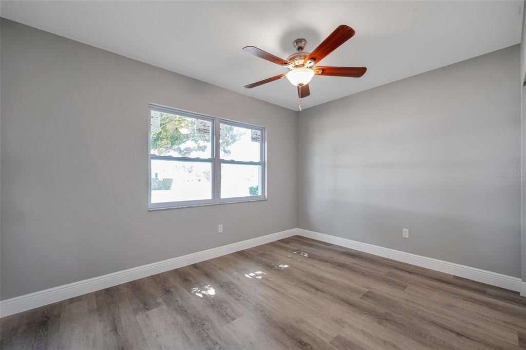 Active With Contract: $394,900 (2 beds, 2 baths, 1486 Square Feet)