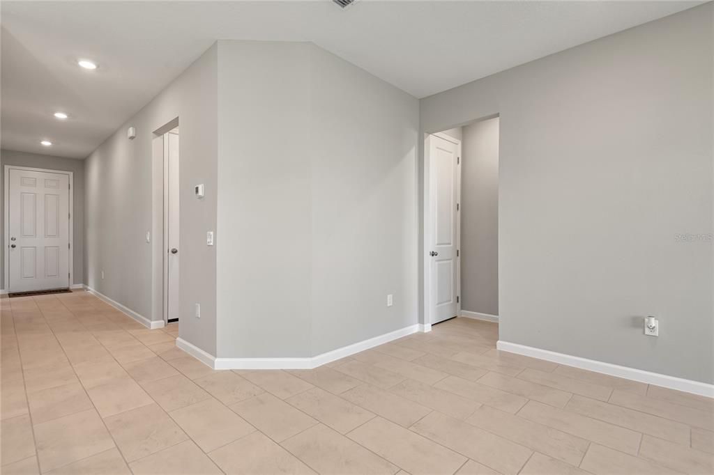 Active With Contract: $289,950 (3 beds, 2 baths, 1440 Square Feet)