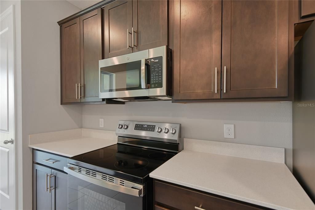 Active With Contract: $289,950 (3 beds, 2 baths, 1440 Square Feet)