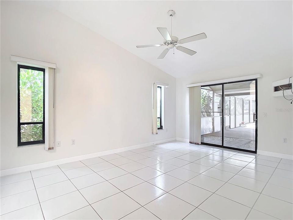 Active With Contract: $427,700 (3 beds, 2 baths, 1934 Square Feet)