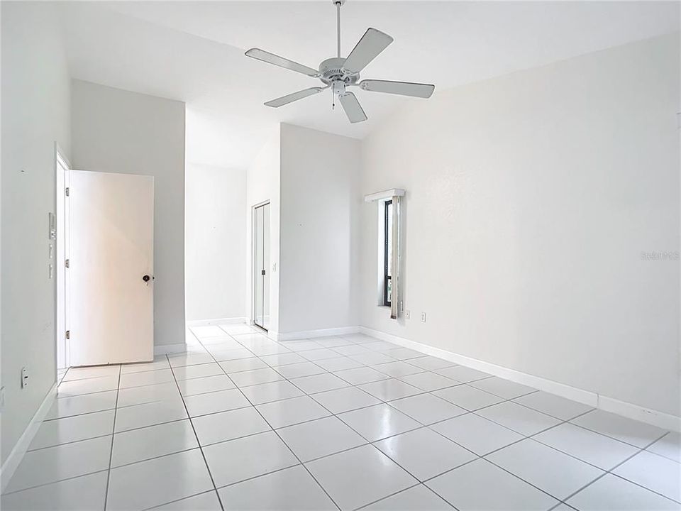 Active With Contract: $427,700 (3 beds, 2 baths, 1934 Square Feet)