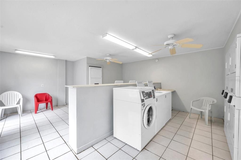 For Sale: $299,000 (1 beds, 1 baths, 787 Square Feet)