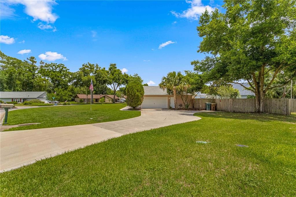 Active With Contract: $429,900 (3 beds, 3 baths, 2180 Square Feet)