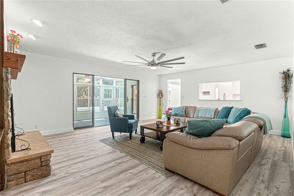 Active With Contract: $429,900 (3 beds, 3 baths, 2180 Square Feet)