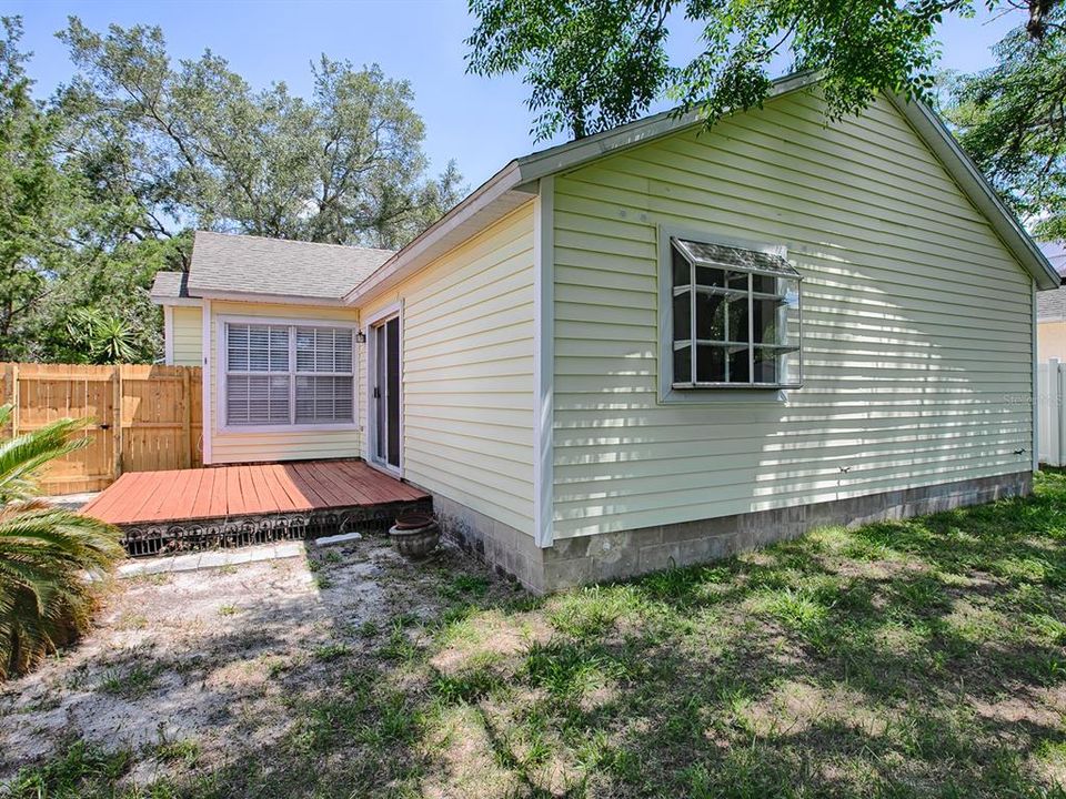 Active With Contract: $309,000 (3 beds, 2 baths, 1226 Square Feet)