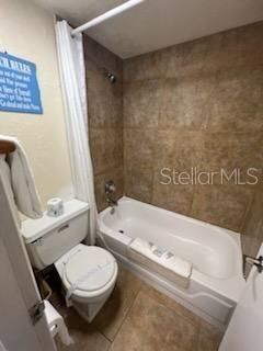 For Sale: $300,000 (1 beds, 2 baths, 686 Square Feet)