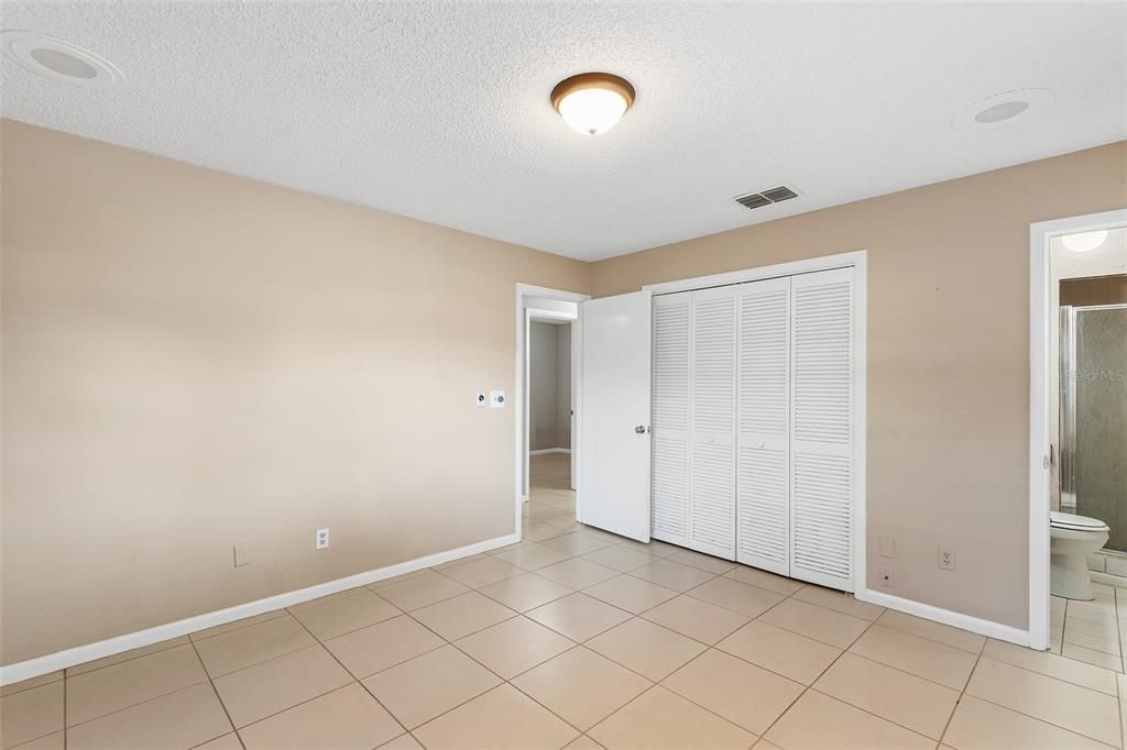 Recently Sold: $260,000 (3 beds, 2 baths, 1365 Square Feet)