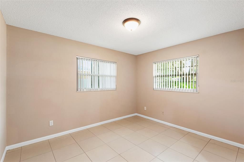 Recently Sold: $260,000 (3 beds, 2 baths, 1365 Square Feet)