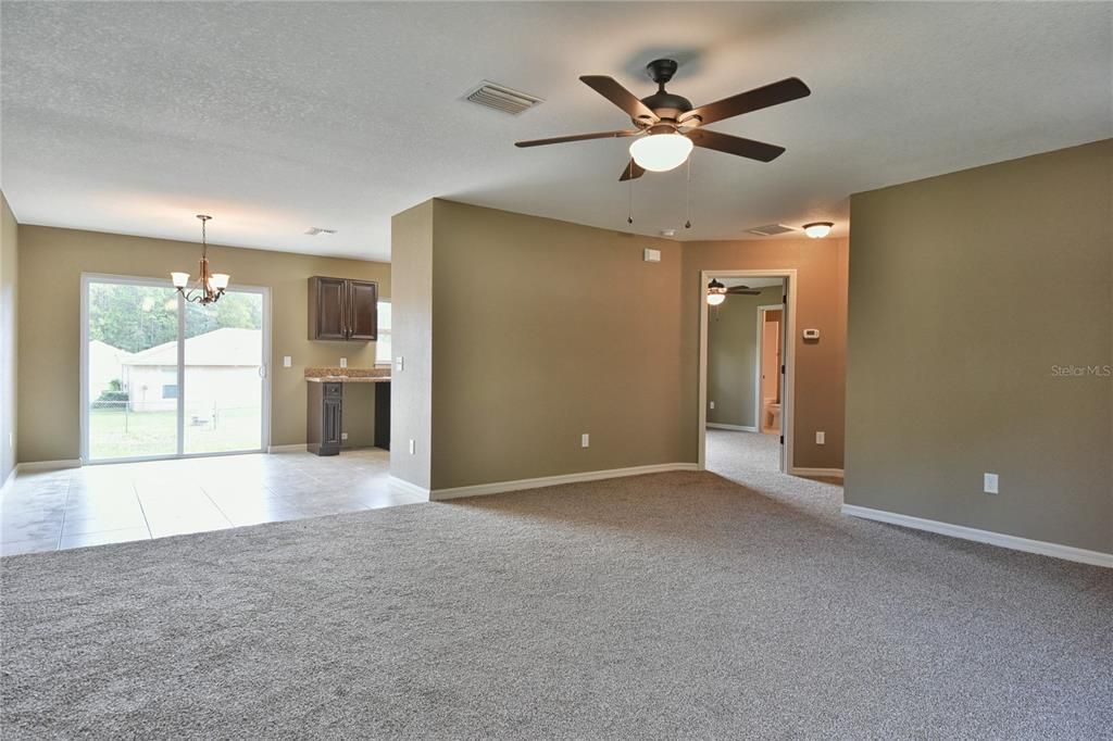 Active With Contract: $239,900 (3 beds, 2 baths, 1331 Square Feet)