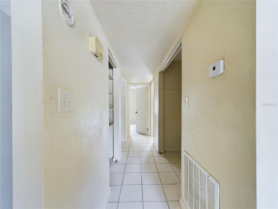 For Rent: $1,600 (2 beds, 2 baths, 2034 Square Feet)