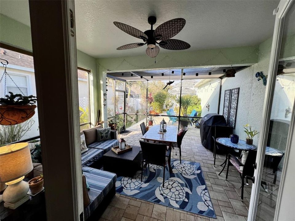 For Sale: $525,000 (4 beds, 2 baths, 2552 Square Feet)