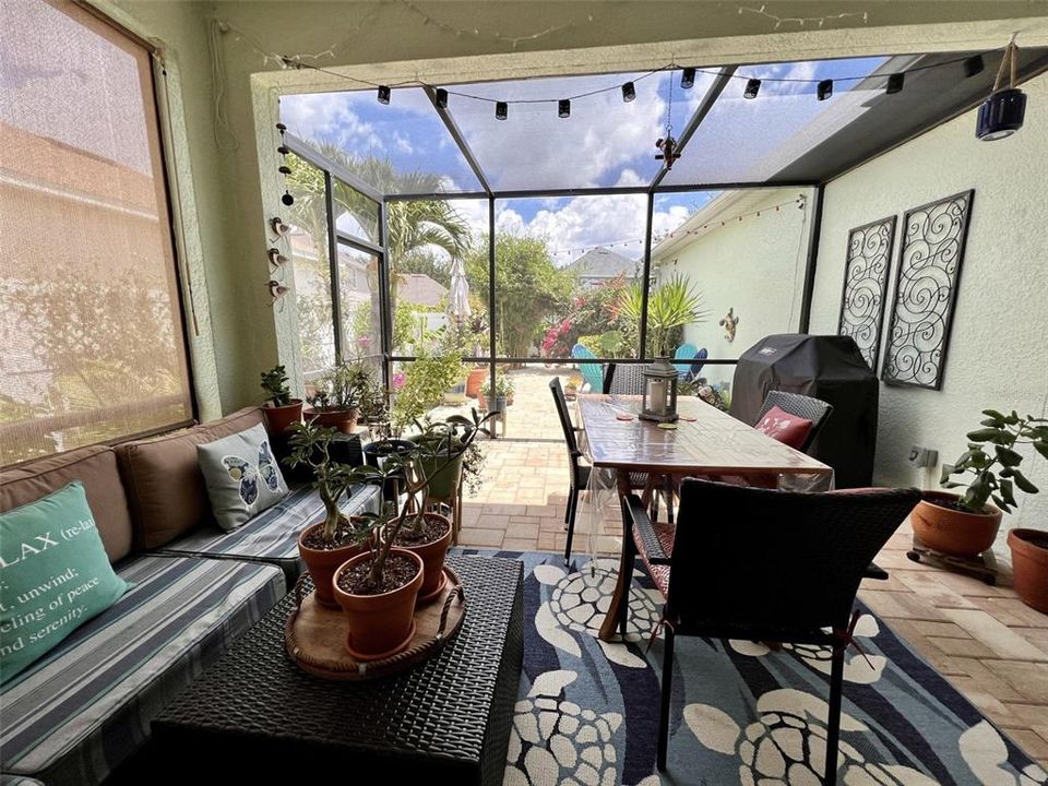 For Sale: $525,000 (4 beds, 2 baths, 2552 Square Feet)