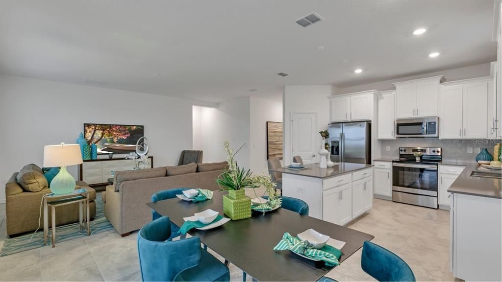 Active With Contract: $395,035 (4 beds, 2 baths, 1853 Square Feet)