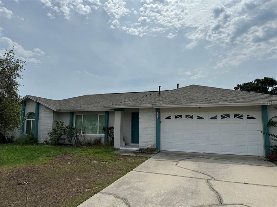 Active With Contract: $2,500 (4 beds, 2 baths, 1720 Square Feet)