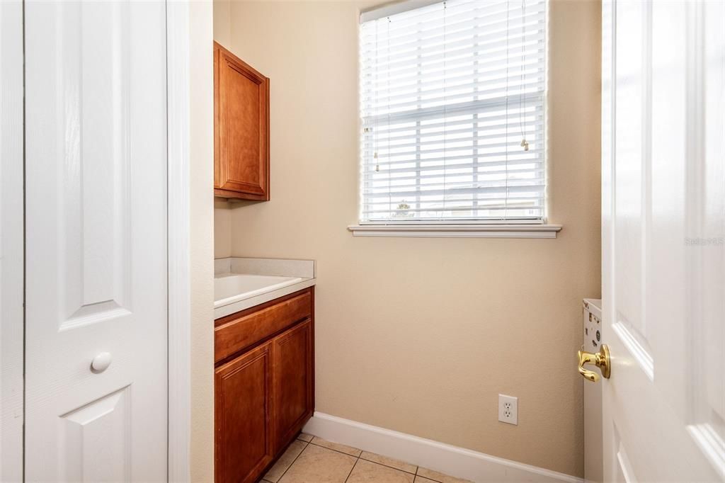 Laundry room with laundry sink