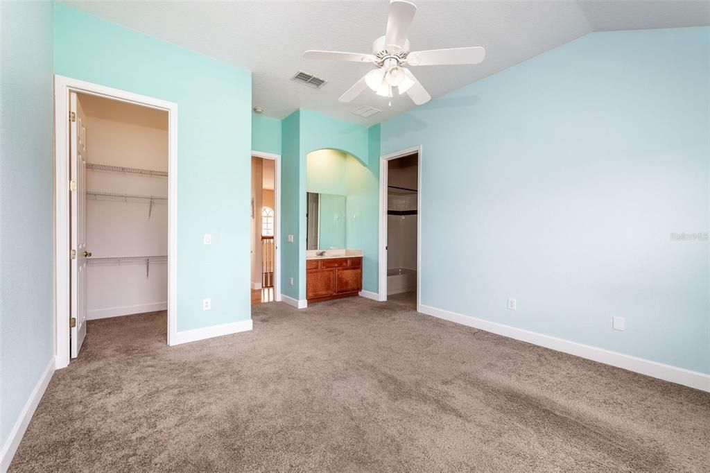 Bedroom 4 with private vanity