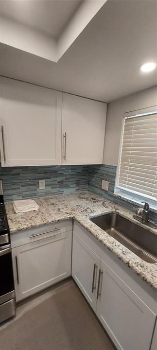 For Rent: $2,200 (1 beds, 1 baths, 830 Square Feet)