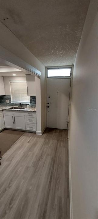 For Rent: $2,200 (1 beds, 1 baths, 830 Square Feet)