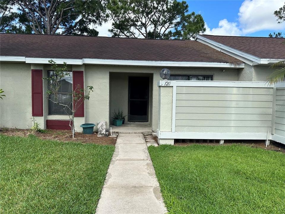 For Sale: $249,400 (2 beds, 2 baths, 954 Square Feet)