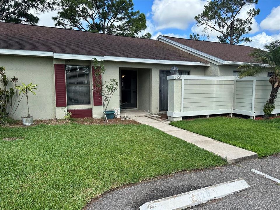 For Sale: $249,400 (2 beds, 2 baths, 954 Square Feet)
