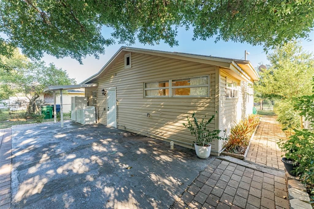 Recently Sold: $210,000 (3 beds, 1 baths, 859 Square Feet)