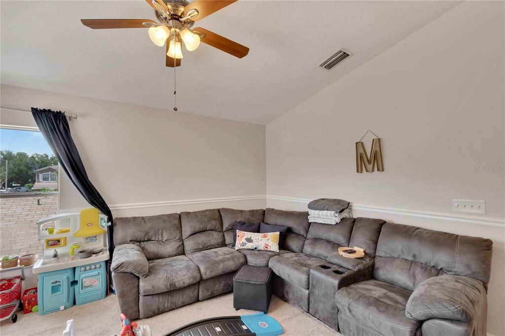 For Sale: $375,000 (4 beds, 2 baths, 1754 Square Feet)