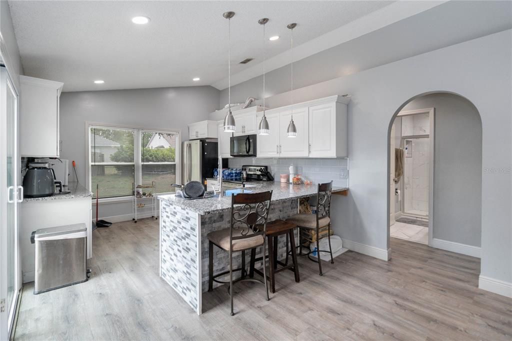 Active With Contract: $369,000 (3 beds, 2 baths, 1484 Square Feet)