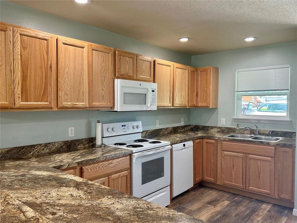 Spacious kitchen!