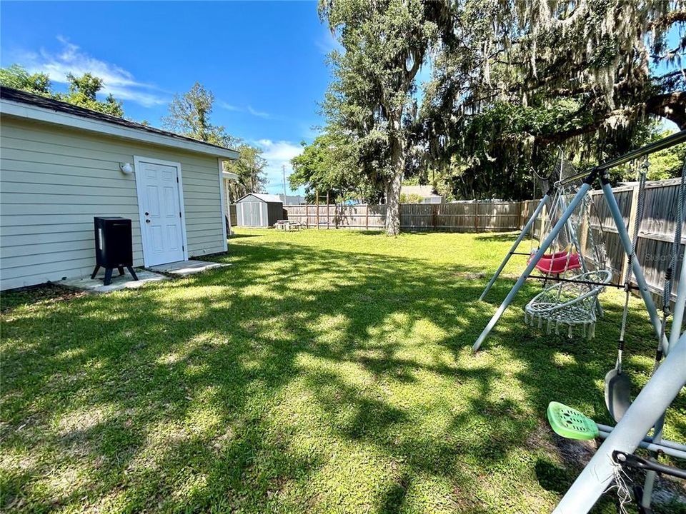 Active With Contract: $254,900 (3 beds, 2 baths, 1302 Square Feet)