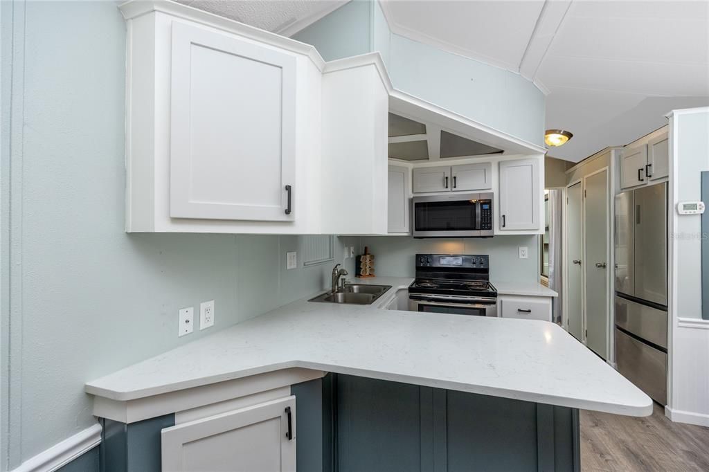 Active With Contract: $180,000 (1 beds, 1 baths, 505 Square Feet)