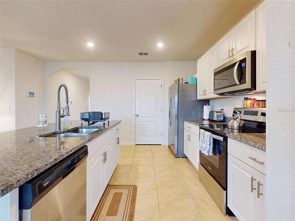 For Sale: $369,000 (3 beds, 2 baths, 1685 Square Feet)