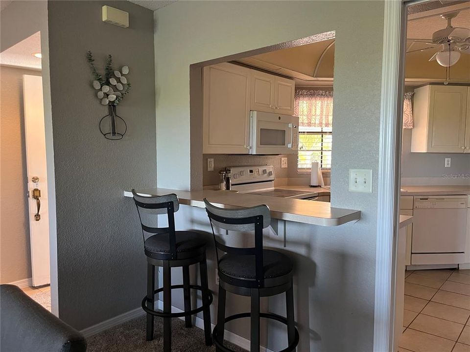 For Sale: $169,000 (2 beds, 2 baths, 1405 Square Feet)