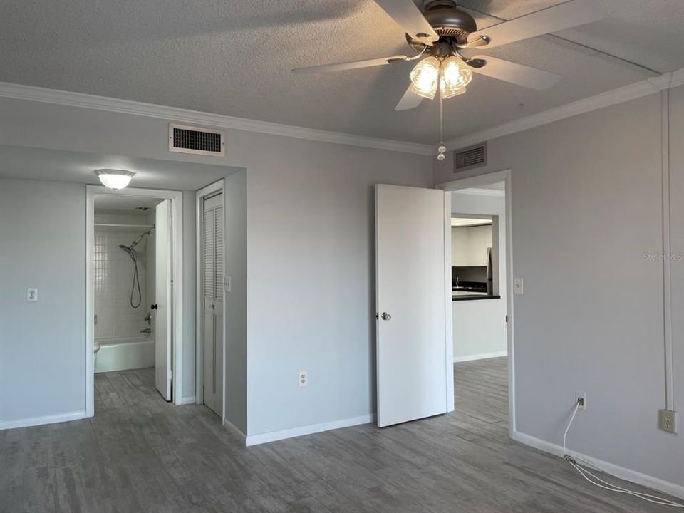 For Rent: $1,725 (1 beds, 1 baths, 745 Square Feet)