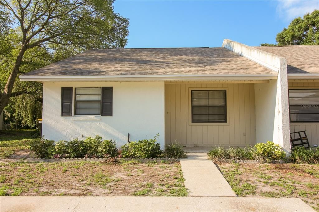 Active With Contract: $1,450 (2 beds, 2 baths, 891 Square Feet)