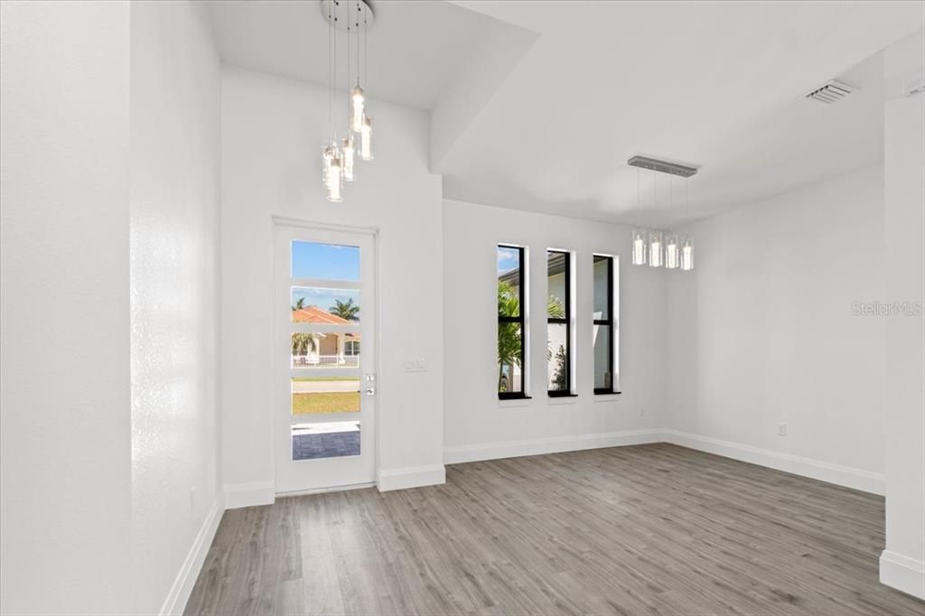 Active With Contract: $579,900 (3 beds, 2 baths, 1900 Square Feet)