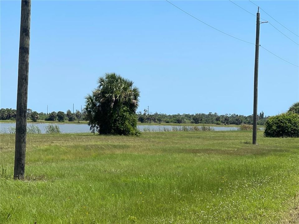 На продажу: $49,500 (0.17 acres)