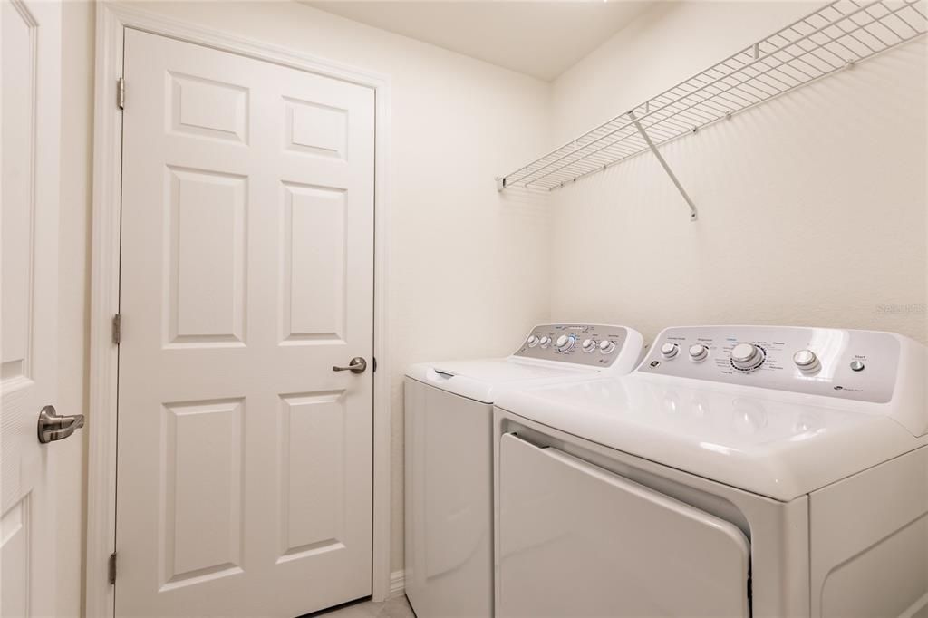 Active With Contract: $399,900 (3 beds, 2 baths, 1871 Square Feet)