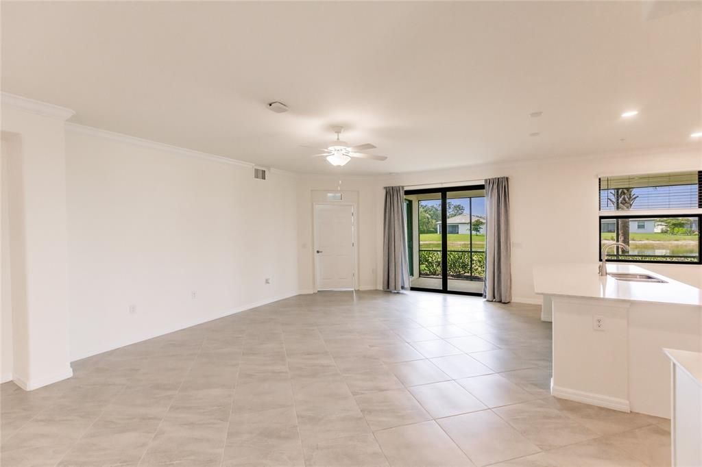 Active With Contract: $399,900 (3 beds, 2 baths, 1871 Square Feet)