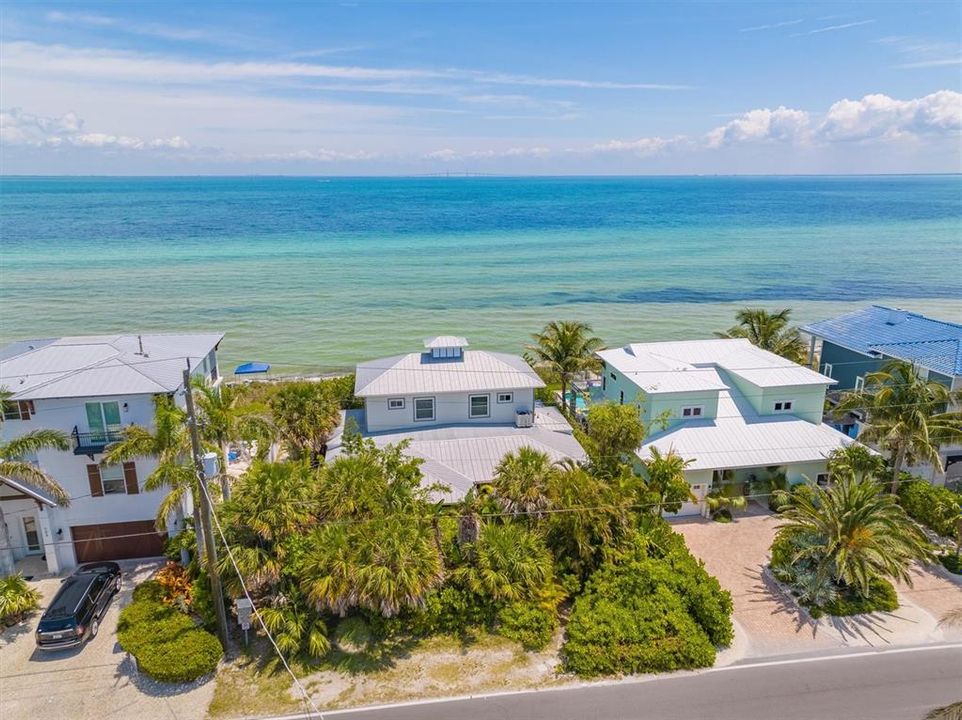 Recently Sold: $3,750,000 (3 beds, 2 baths, 2551 Square Feet)