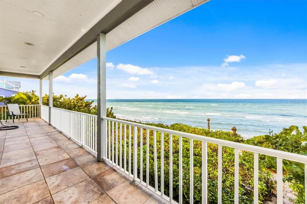 Recently Sold: $3,750,000 (3 beds, 2 baths, 2551 Square Feet)