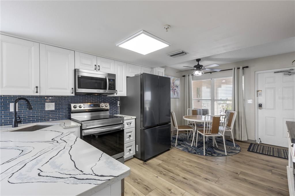 For Sale: $950,000 (2 beds, 2 baths, 1220 Square Feet)