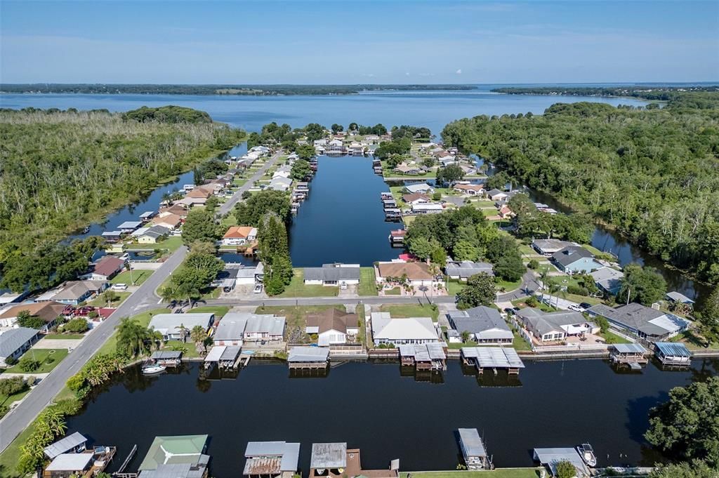 LAKE CHAIN AERIAL