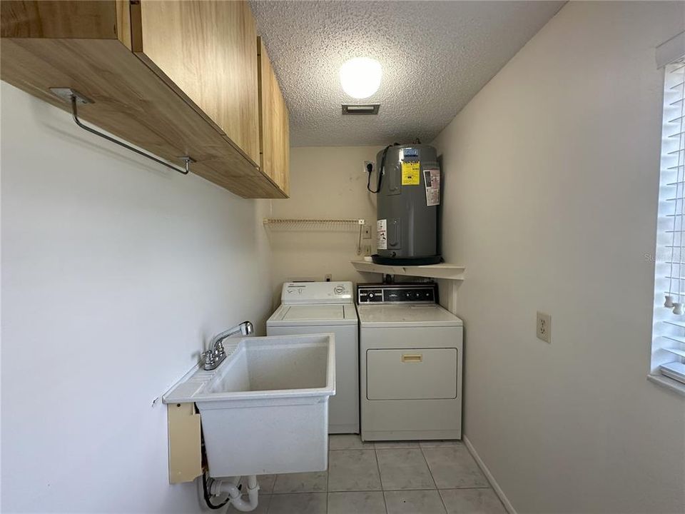 Active With Contract: $1,750 (2 beds, 2 baths, 1566 Square Feet)